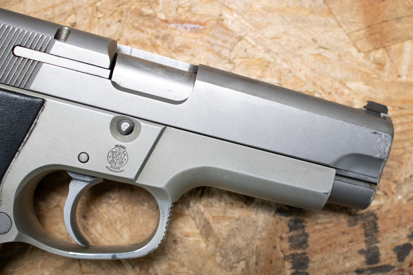 SMITH AND WESSON 4043 40 S&W Police Trade-In Pistols (Fair Condition)